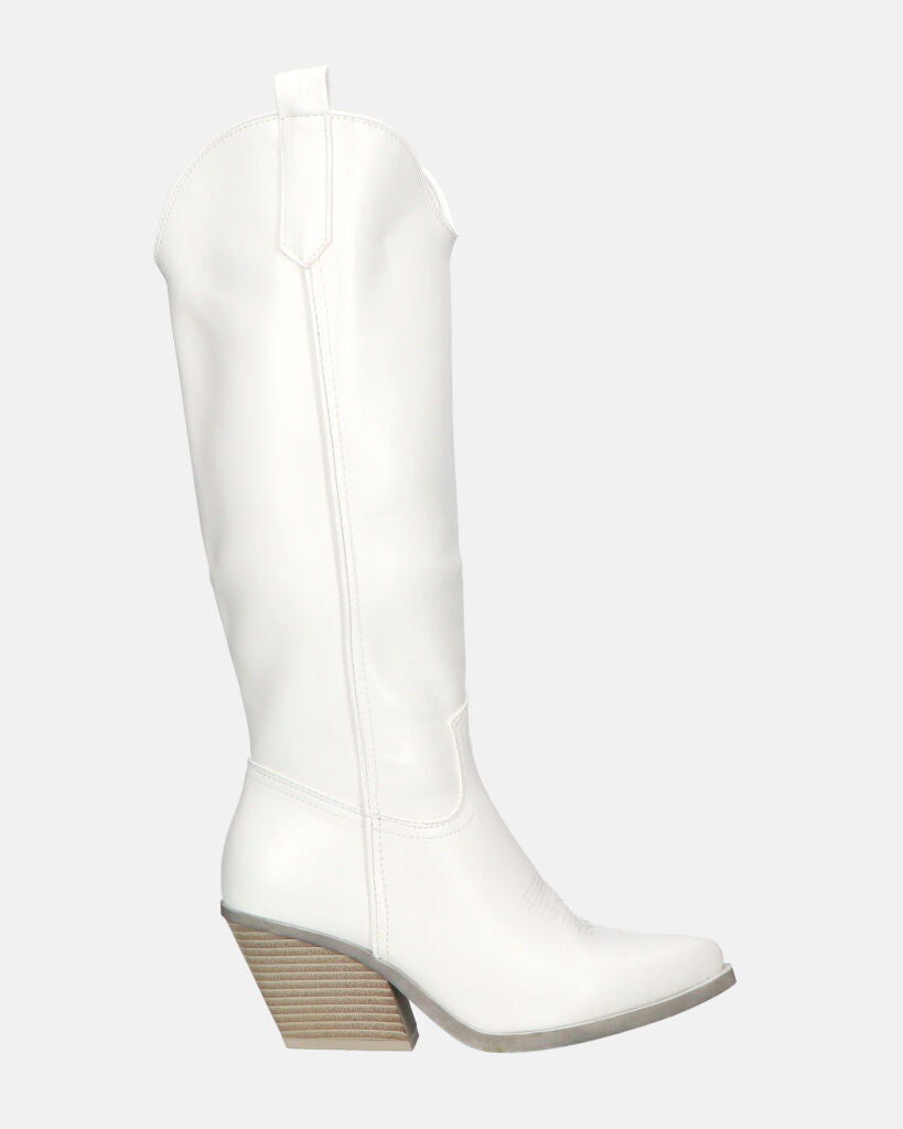 LIANA - camperos with heel in white eco-leather