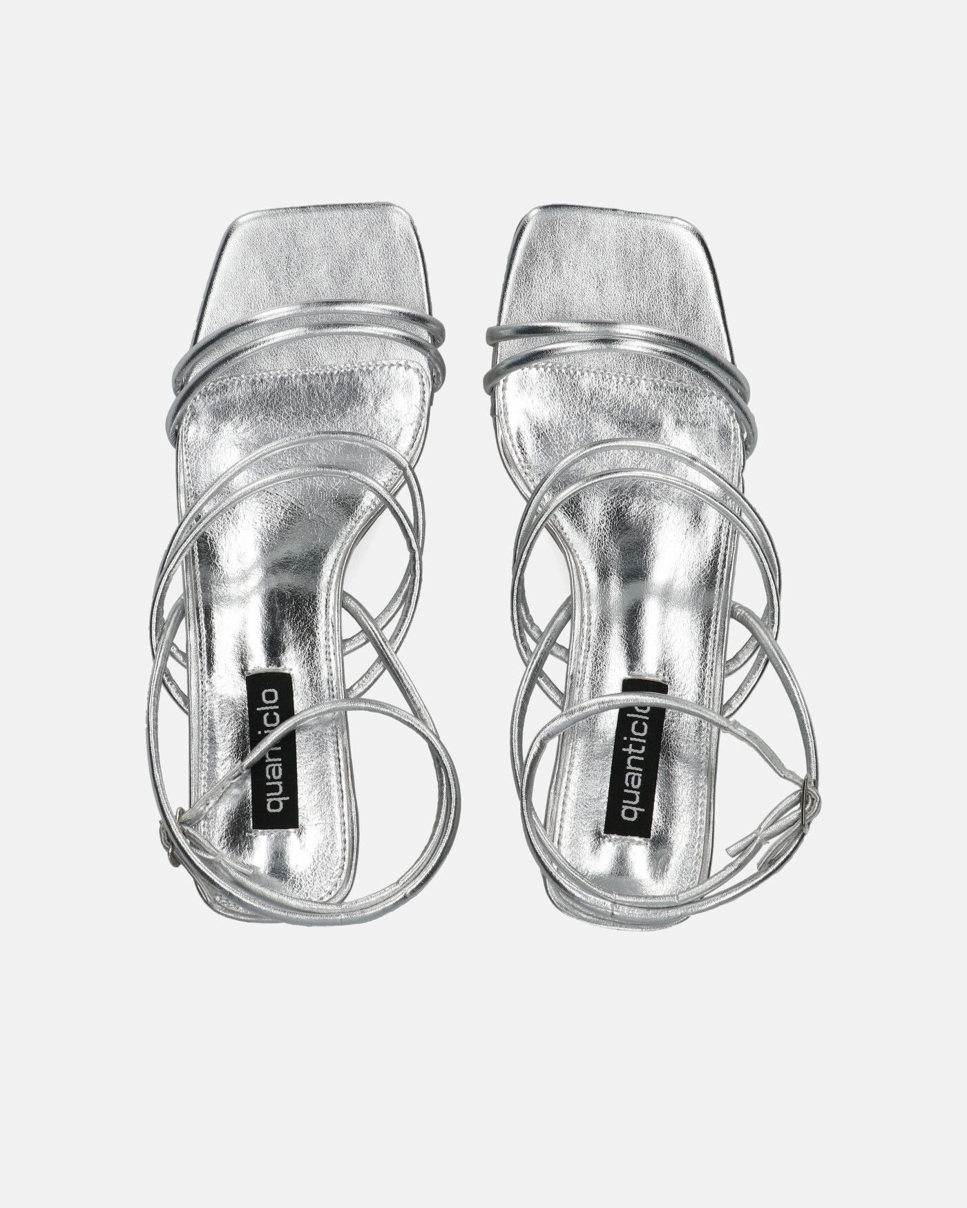 TIARA - silver eco-leather sandals with laces