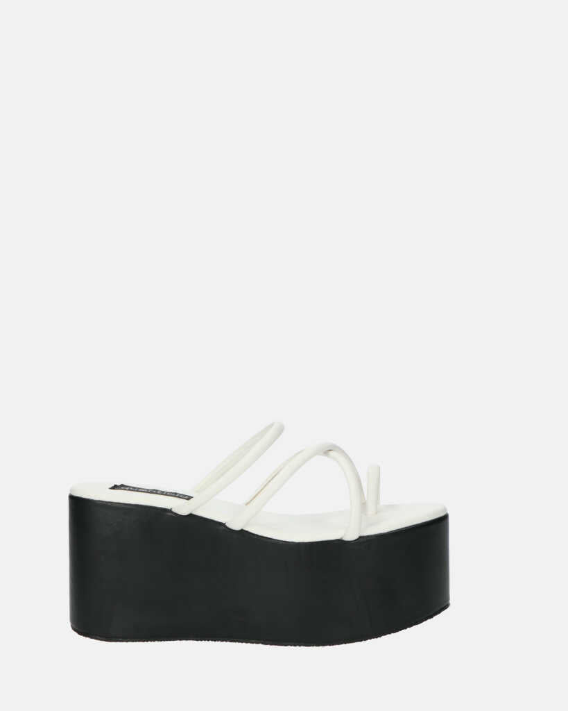 NASTACIA - white wedges with faux leather loops